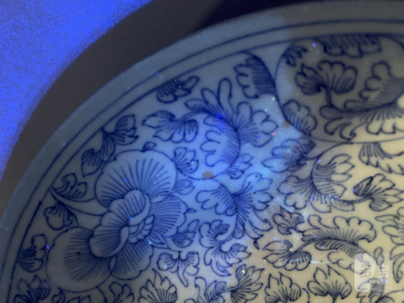 清嘉庆 青花线描缠枝花卉纹盘 - 图9